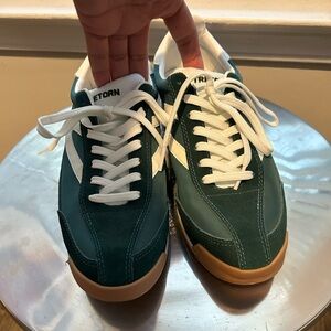 Tretorn size 8.5 Women’s Dark Green and White Sneakers lake New